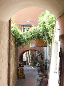 Xtrallusion photo gallery of Italy. Photos, pictures, images and photographs of the Italian Rivieras, the Italian Lakes, the Italian Alps, the Cinque Terre, the Amalfi coast and some of the most beautiful corners of Italy. Plus photos of Italian cities such as Pisa, Milan, Genoa and Rome.